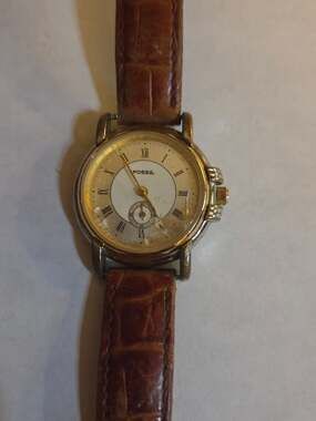 Vintage Fossil Women's Quartz Wristwatch with Brown Leather Strap and Sub-Second
